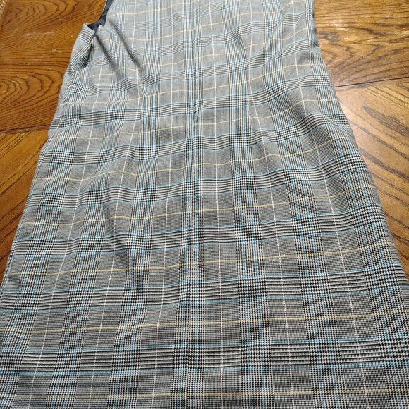 slevless jumper dress with button details - Picture 5 of 6